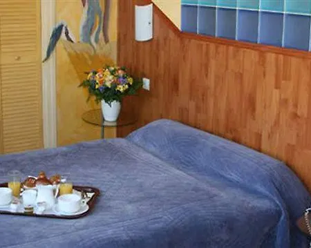 Adonis Sacre Coeur Roma Hotel 2*