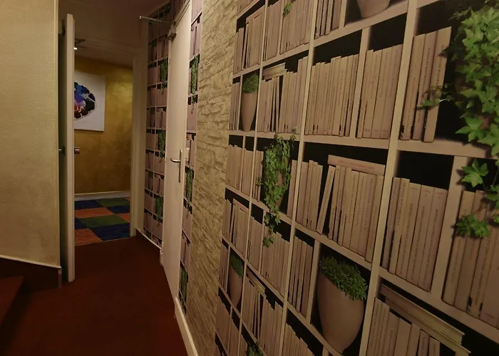 Adonis Sacre Coeur Roma París