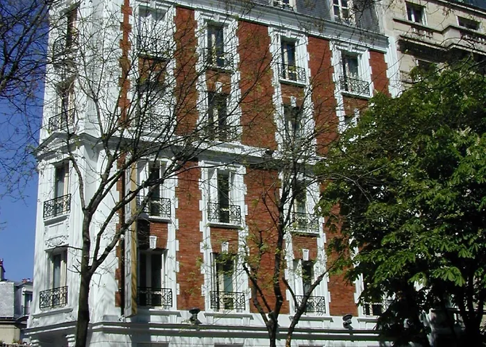 Adonis Sacre Coeur Roma Hotel 2*