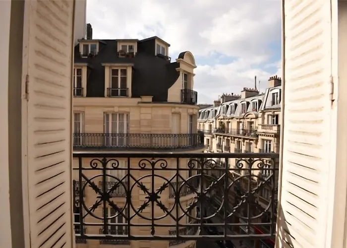 Adonis Sacre Coeur Roma París