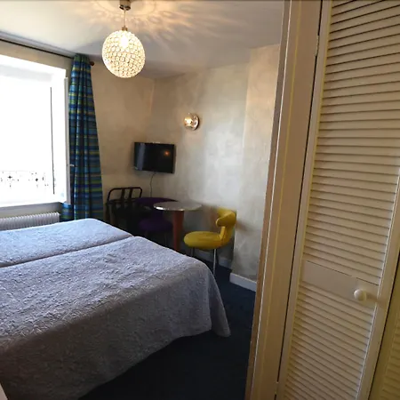 Adonis Sacre Coeur Roma 2* パリ